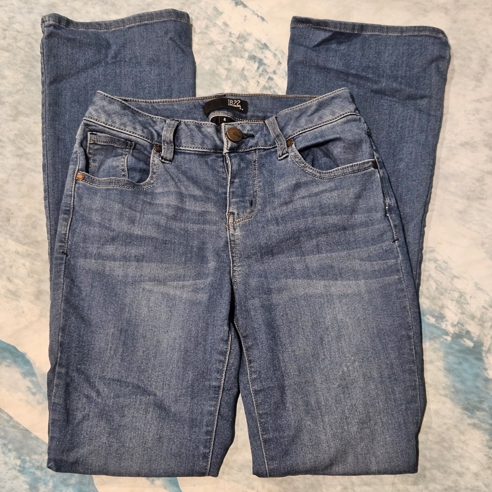 1822 Denim Women's Size 4 Bootcut Stretch Jeans Medium Wash Mid Rise
